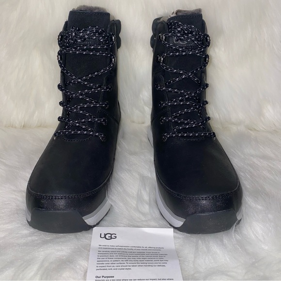 UGG 🖤 boots New in box - Picture 11 of 14